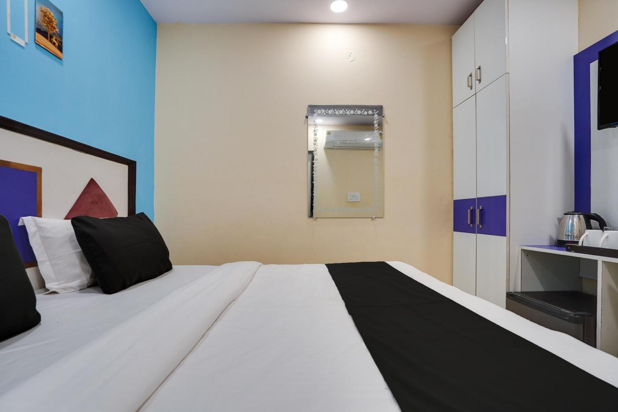 Super Hotel O Hotel Gold Star Nowe Delhi Zewnętrze zdjęcie