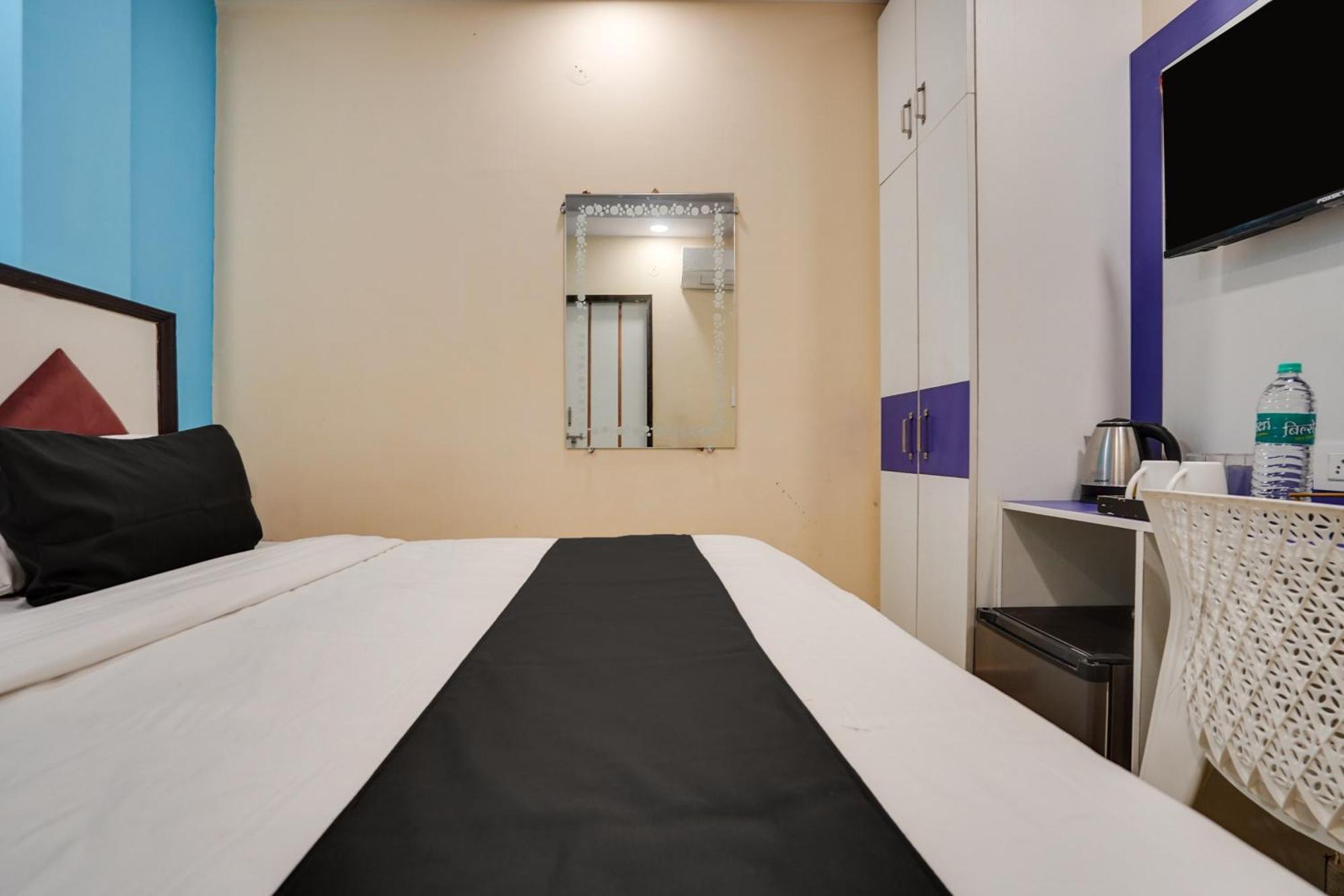 Super Hotel O Hotel Gold Star Nowe Delhi Zewnętrze zdjęcie