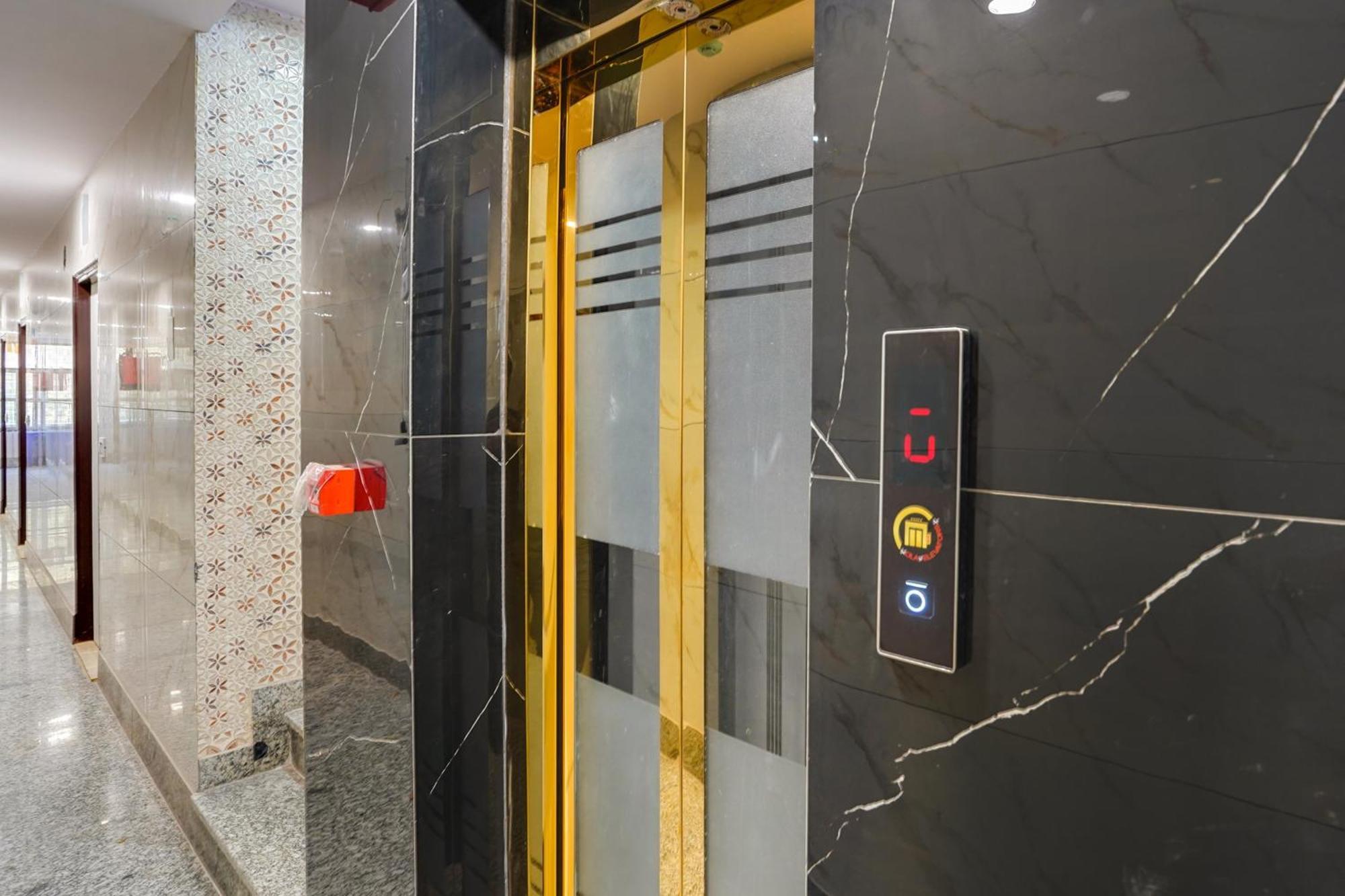 Super Hotel O Hotel Gold Star Nowe Delhi Zewnętrze zdjęcie
